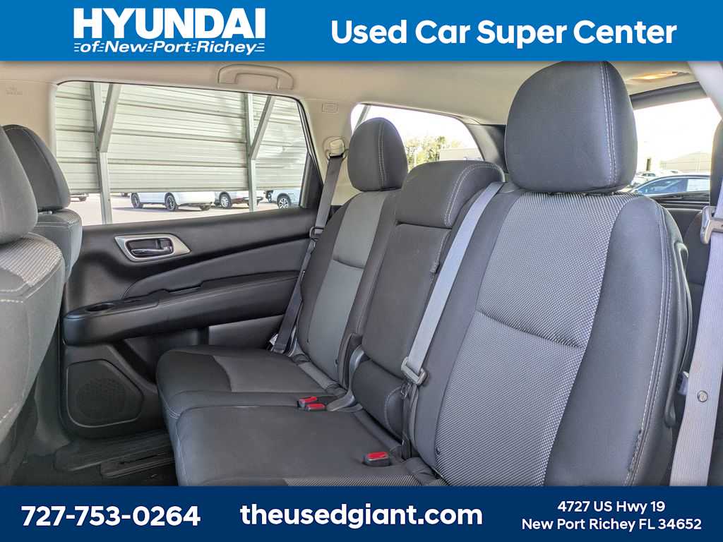 Thumbnail: 2020 Nissan Pathfinder - 17