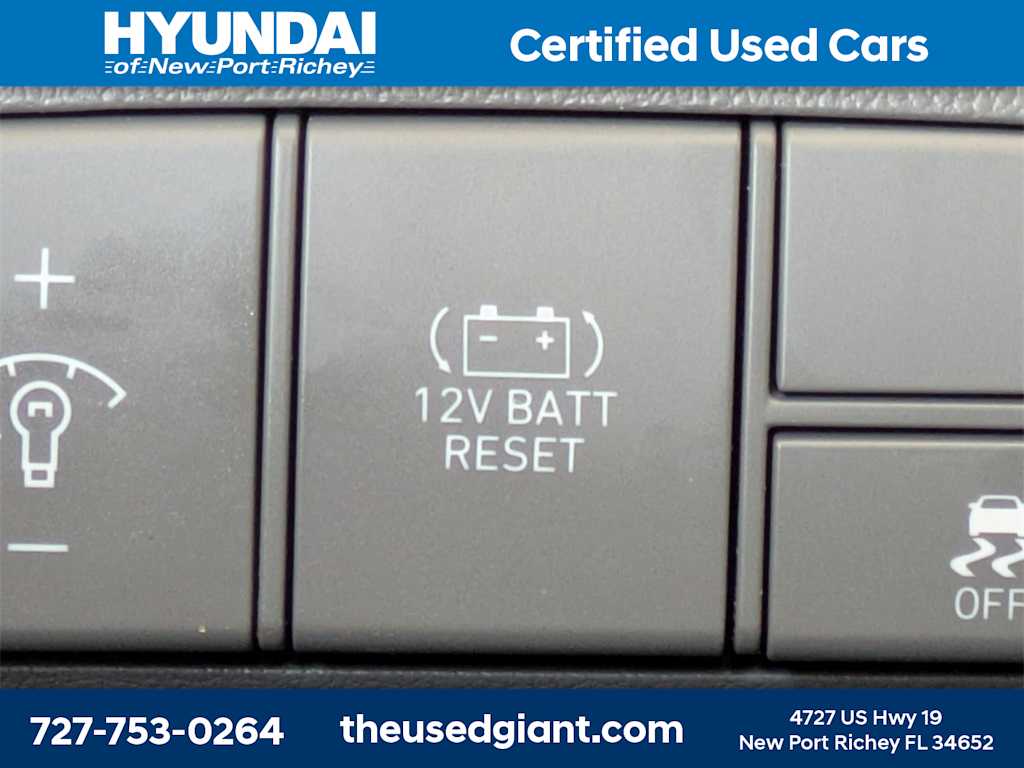 Thumbnail: 2024 Hyundai Elantra - 28