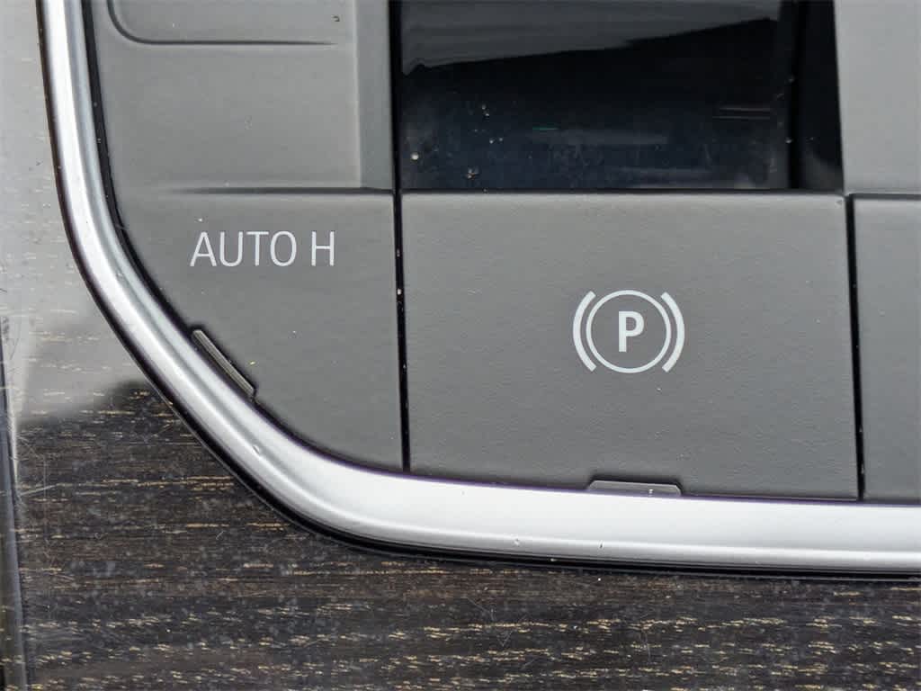 Thumbnail: 2020 BMW 3 Series - 28