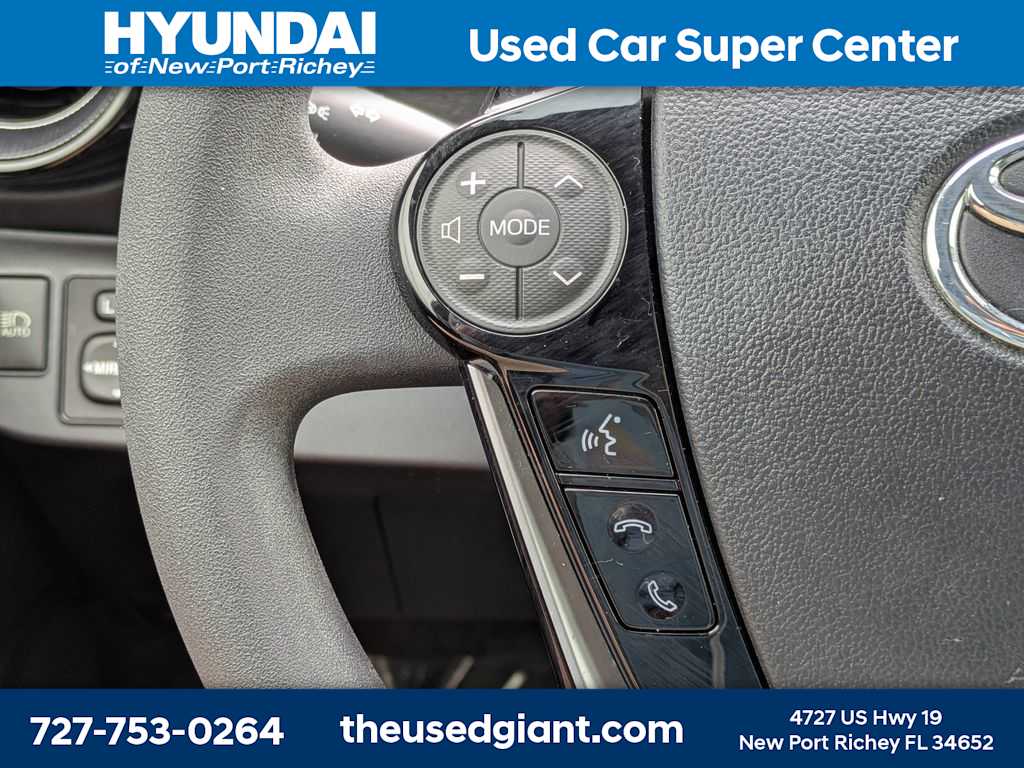 Thumbnail: 2018 Toyota Prius c - 27