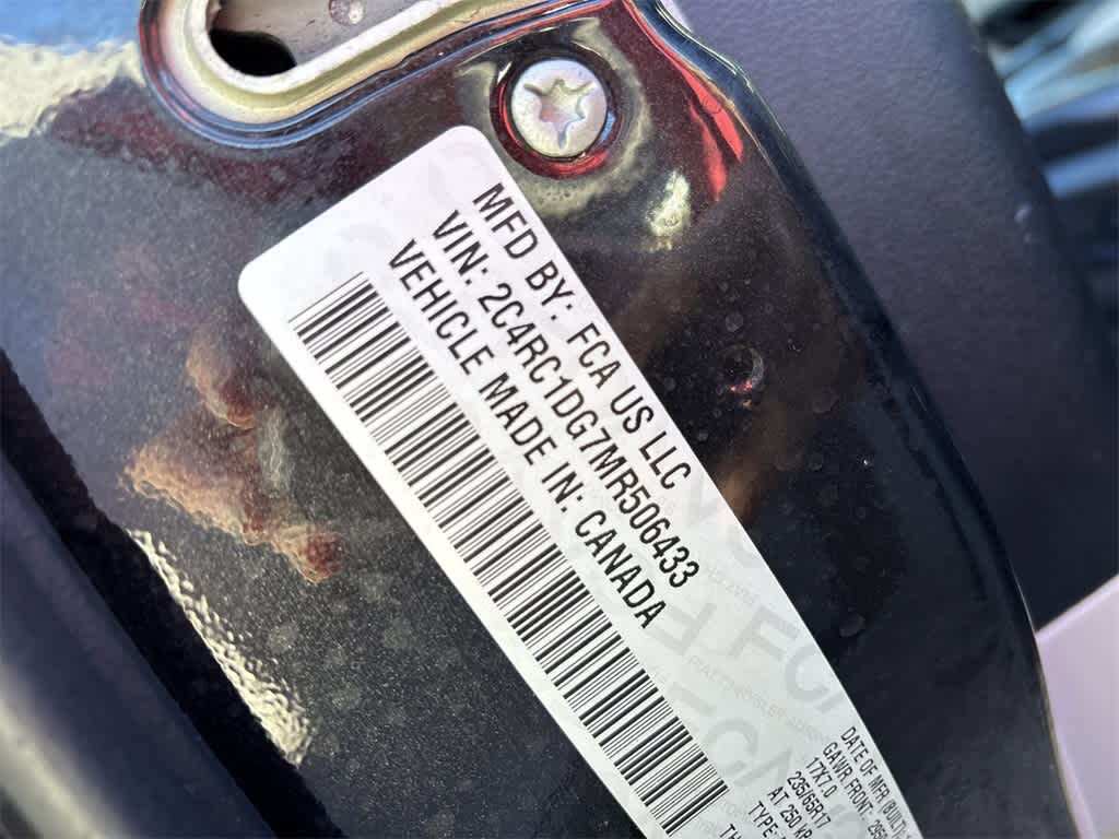 Thumbnail: 2021 Chrysler Voyager - 12