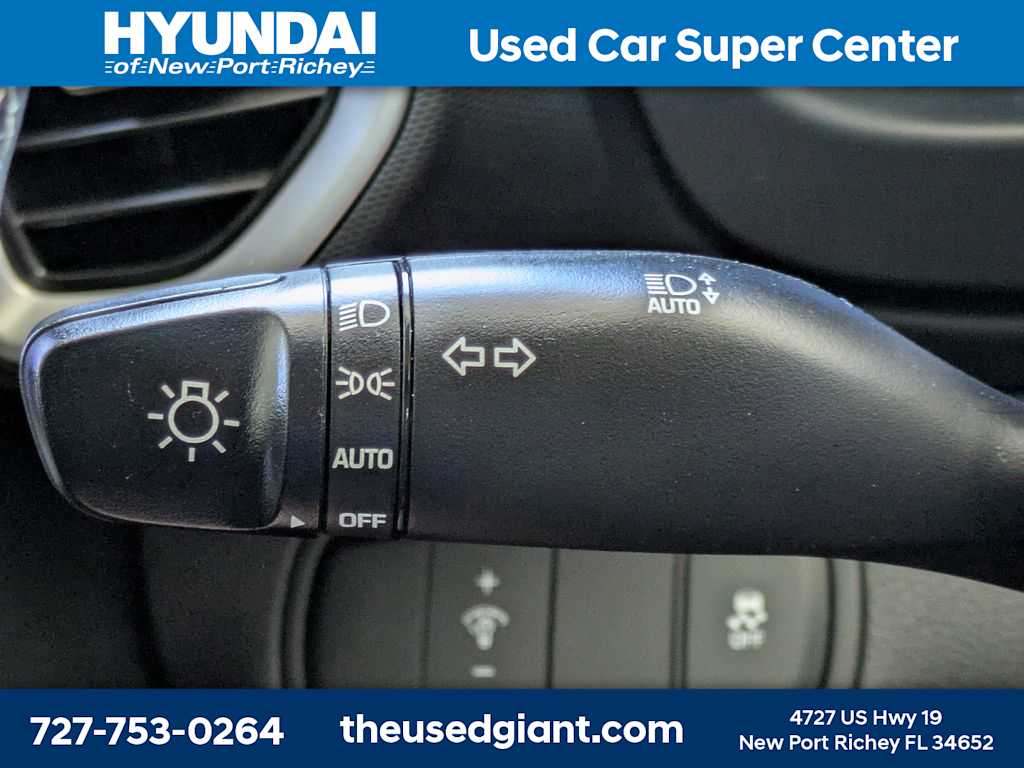 Thumbnail: 2023 Hyundai Venue - 28