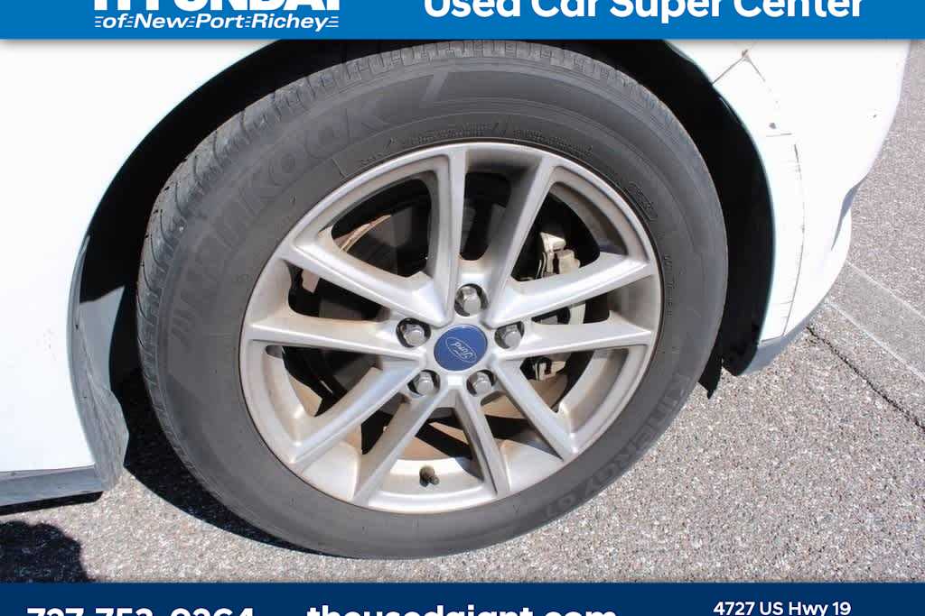 Thumbnail: 2016 Ford Focus - 6