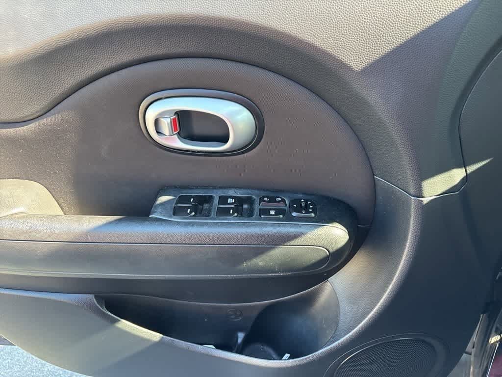 Thumbnail: 2016 Kia Soul - 9