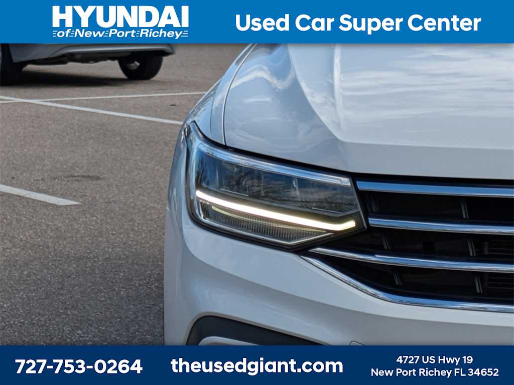 Thumbnail: 2022 Volkswagen Tiguan - 9