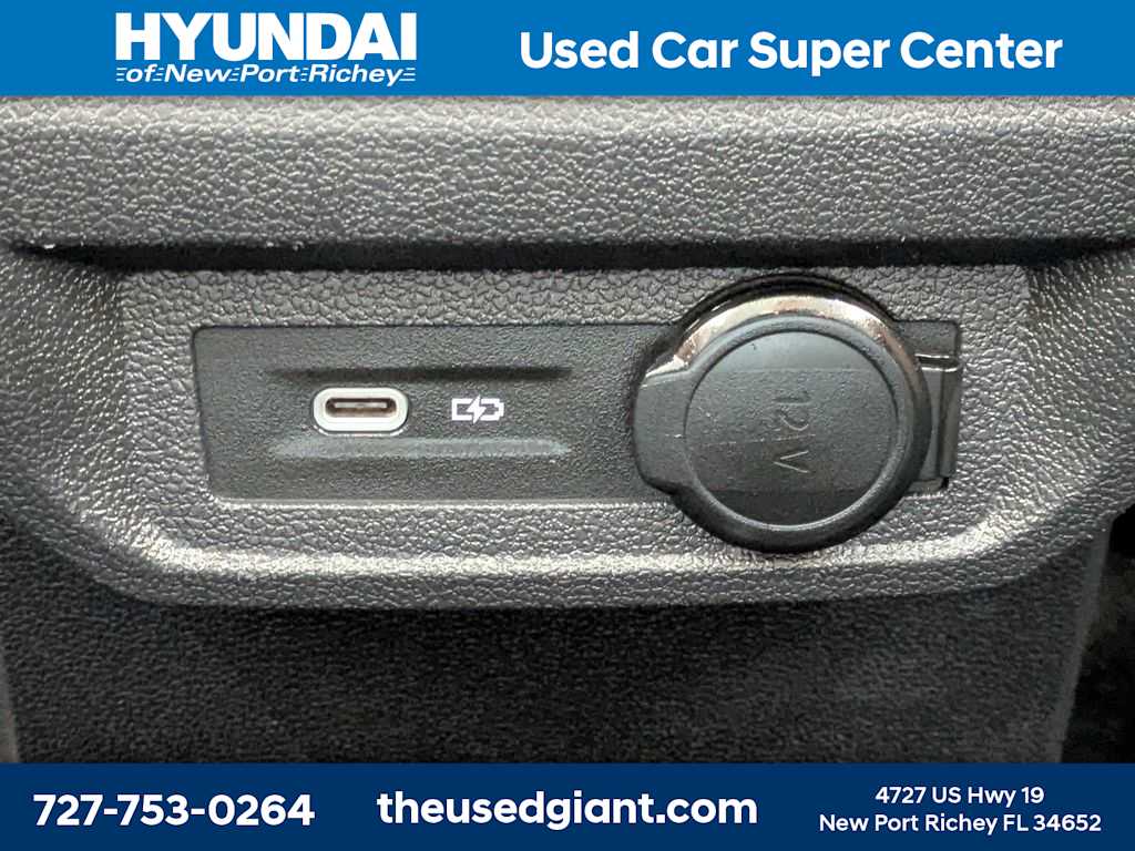 Thumbnail: 2022 Volkswagen Tiguan - 18