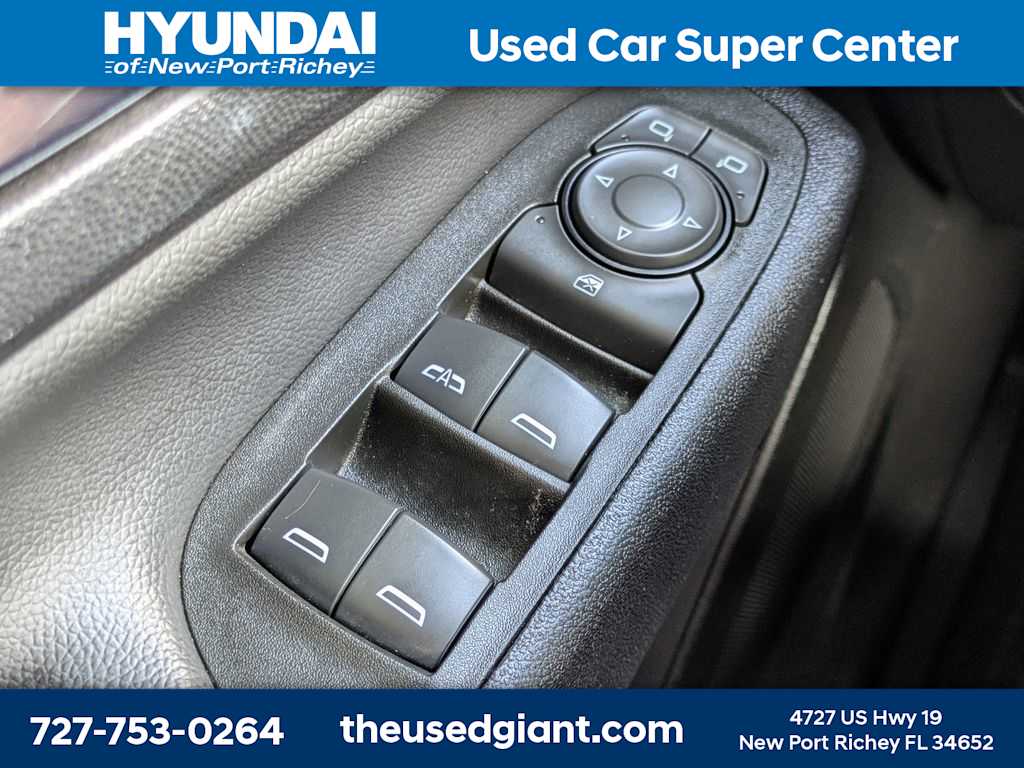 Thumbnail: 2022 Chevrolet Equinox - 38