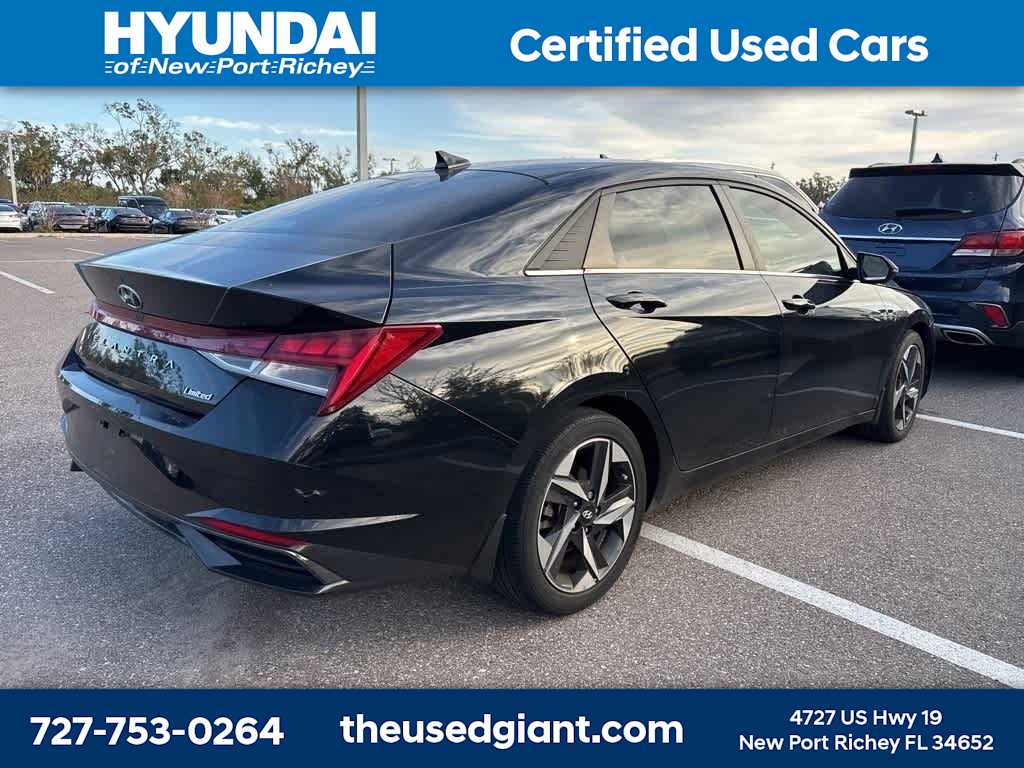 Thumbnail: 2022 Hyundai Elantra - 3