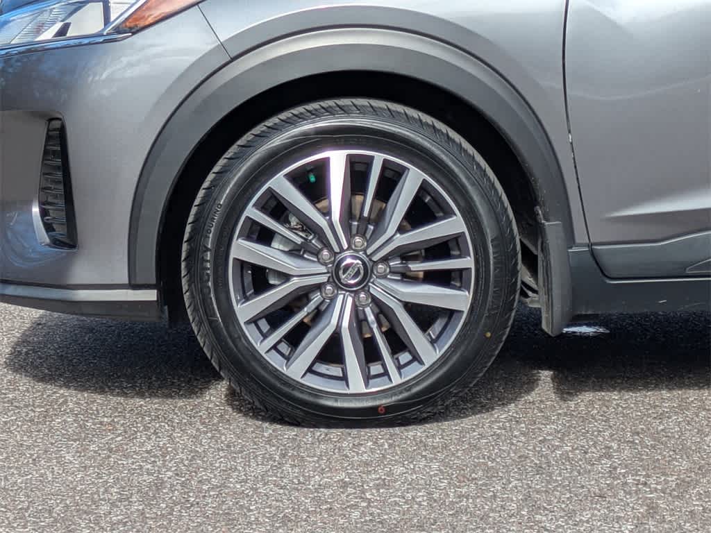 Thumbnail: 2021 Nissan Kicks - 10