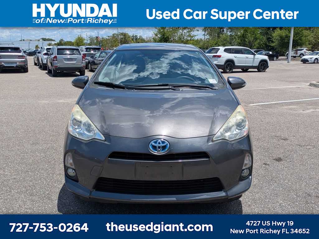 Thumbnail: 2012 Toyota Prius c - 8