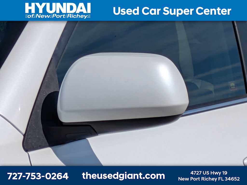 Thumbnail: 2011 Toyota Highlander - 11