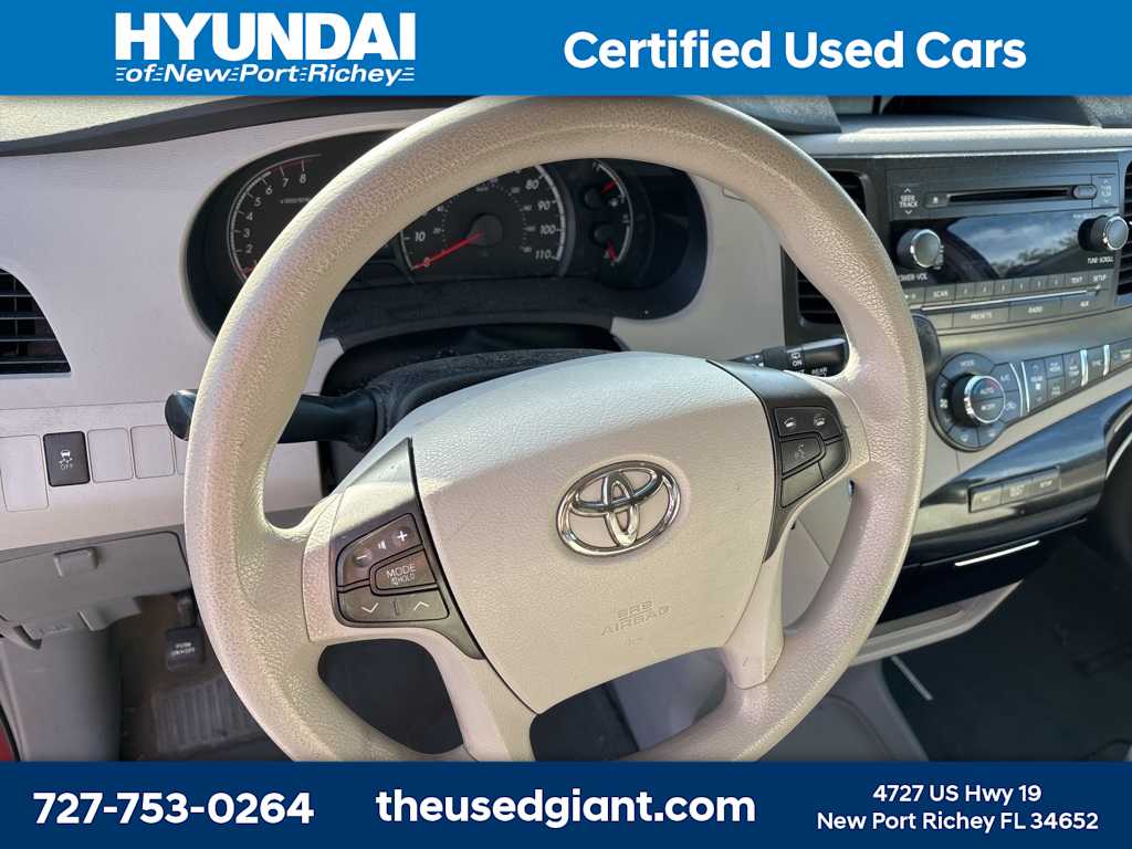 Thumbnail: 2013 Toyota Sienna - 11