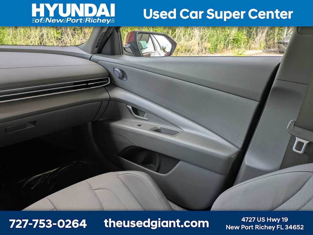 Thumbnail: 2024 Hyundai Elantra - 17