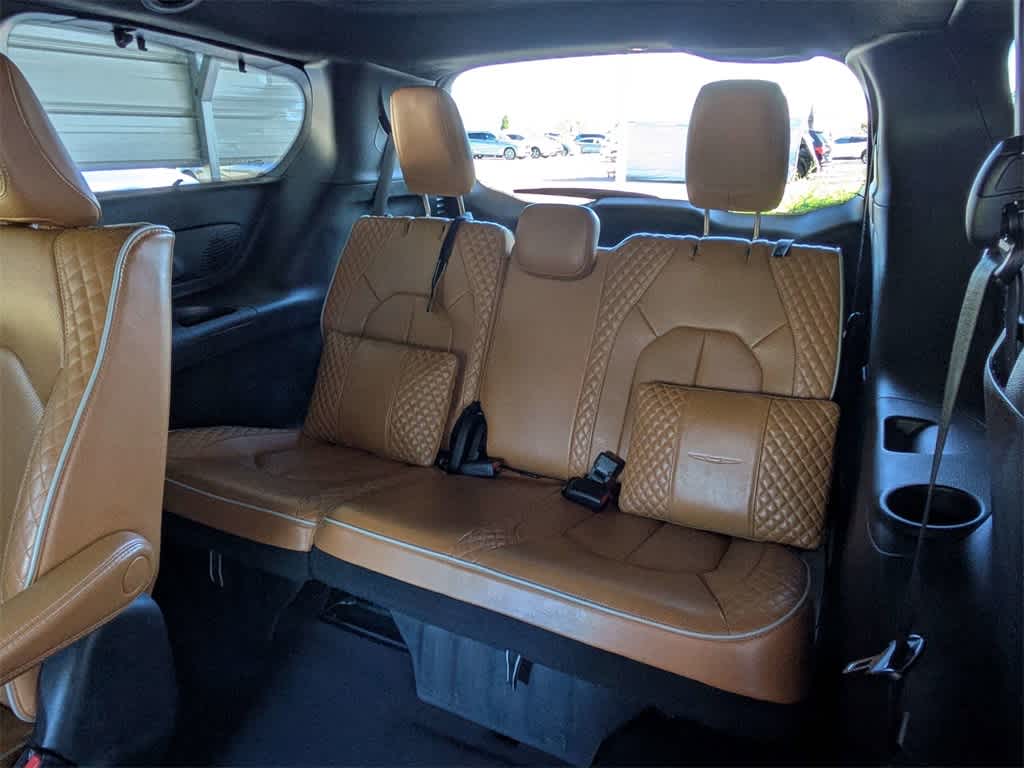 Thumbnail: 2022 Chrysler Pacifica - 17