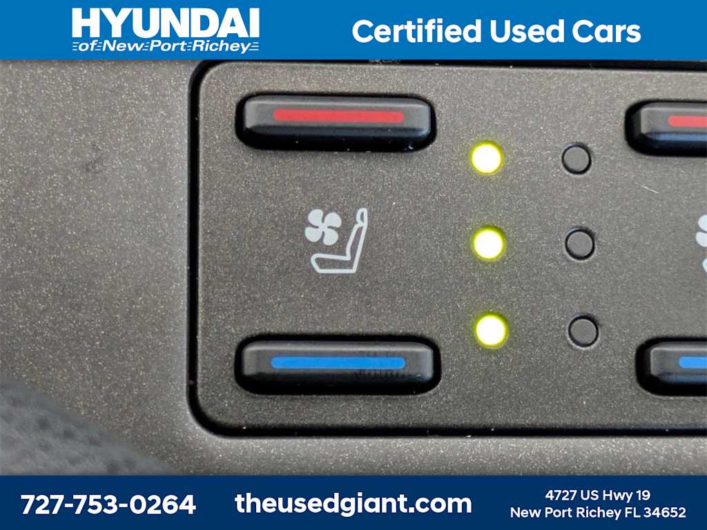 Thumbnail: 2022 Toyota Camry - 28