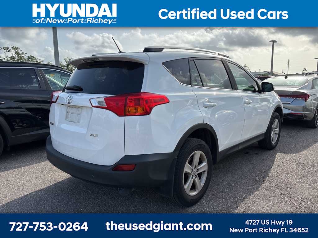 2014 Toyota RAV4 XLE 3