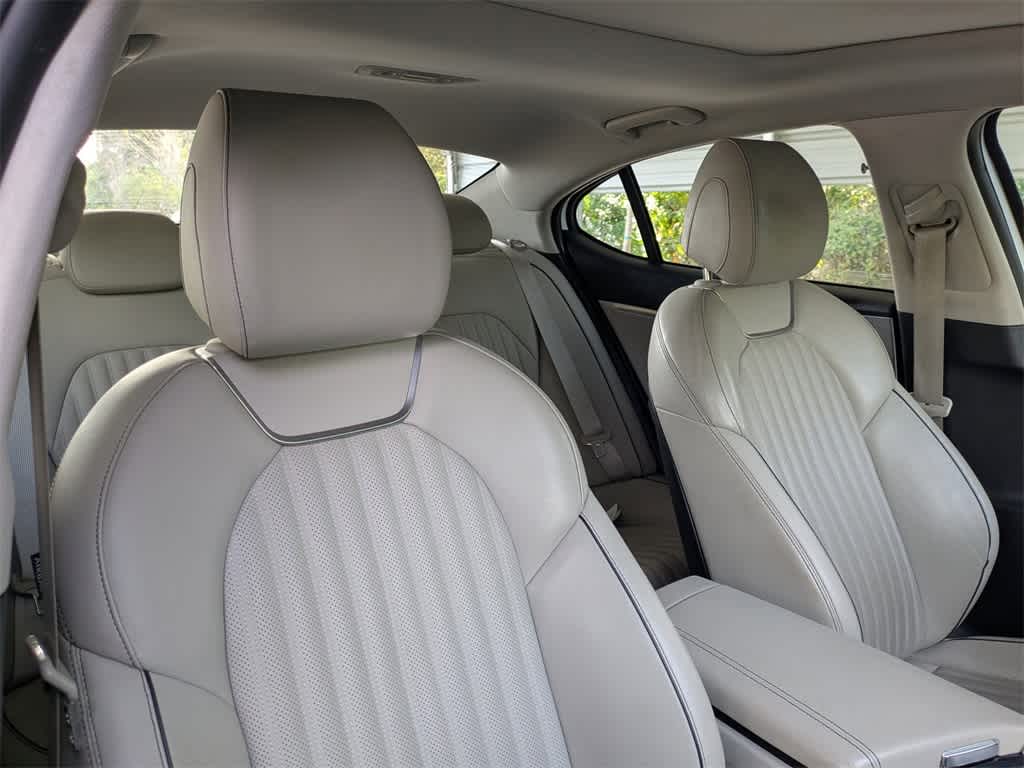 Thumbnail: 2020 Genesis G70 - 6