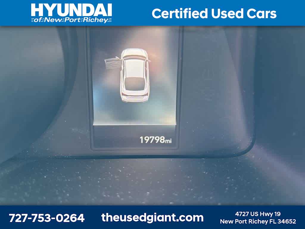 Thumbnail: 2022 Hyundai Elantra - 14