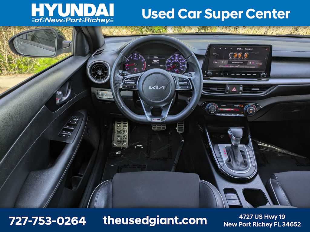 Thumbnail: 2022 Kia Forte - 16