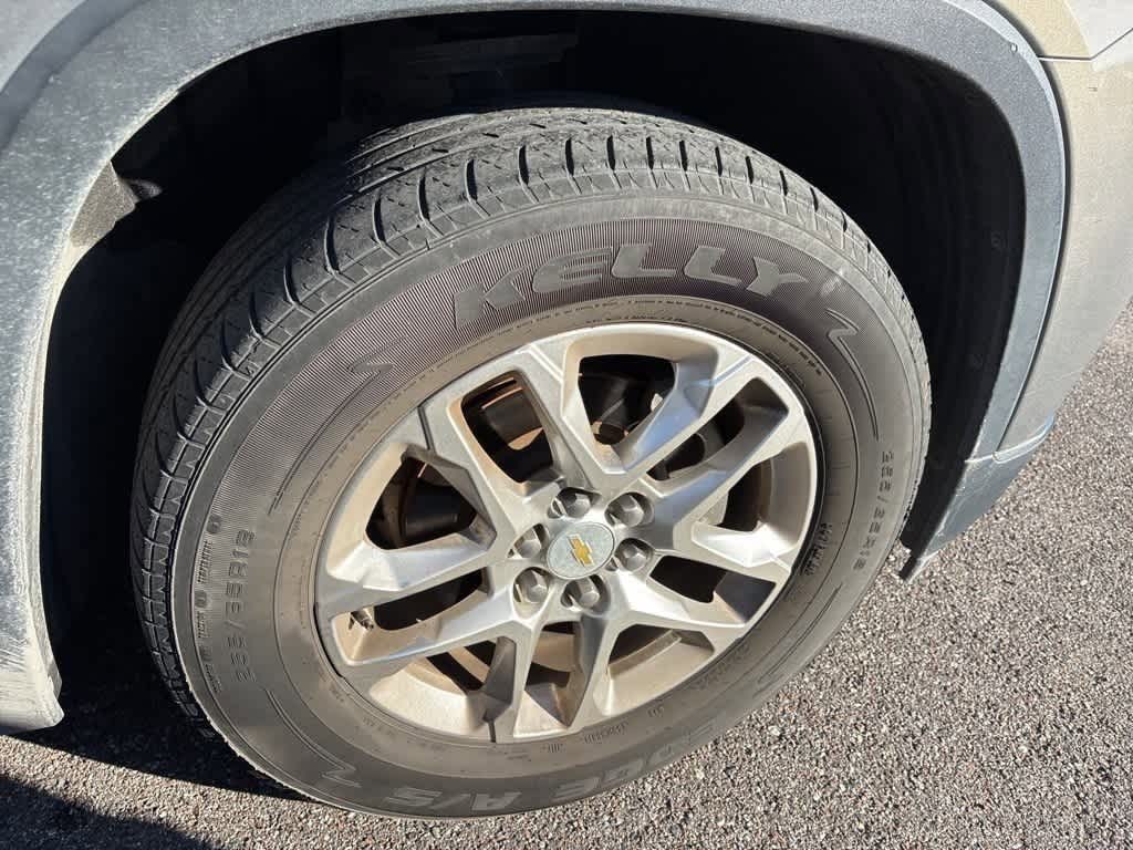 Thumbnail: 2019 Chevrolet Traverse - 6