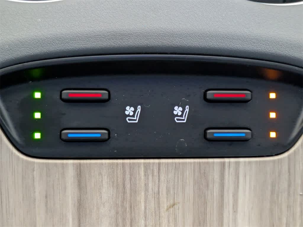 Thumbnail: 2024 Toyota Venza - 33