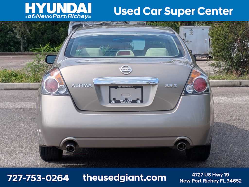 Thumbnail: 2011 Nissan Altima - 4