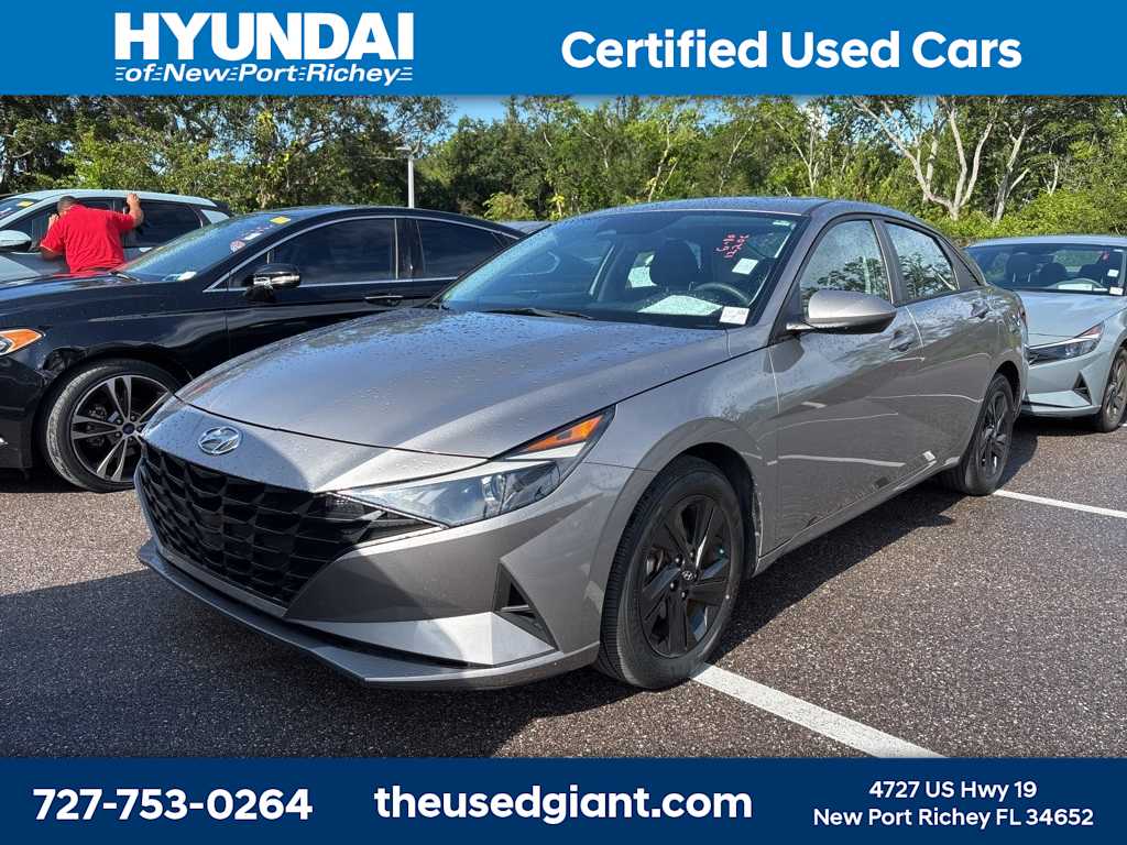 2022 Hyundai Elantra SEL Hero Image