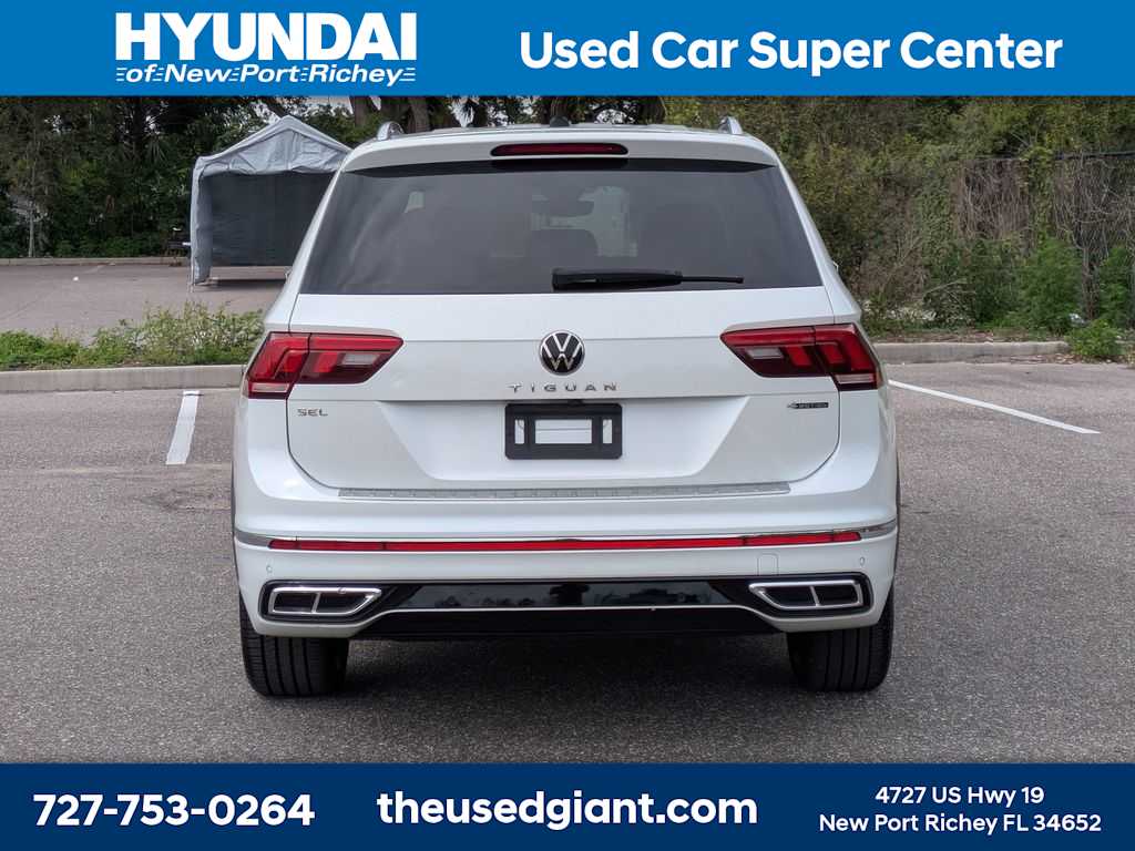 Thumbnail: 2023 Volkswagen Tiguan - 4