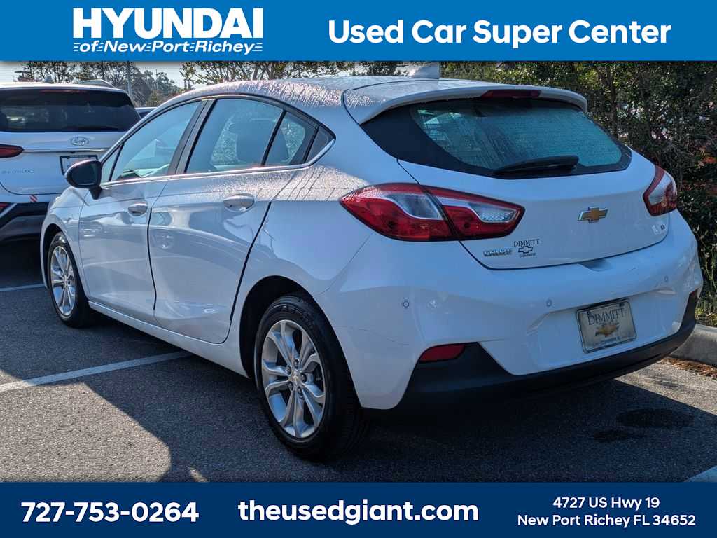 Thumbnail: 2019 Chevrolet Cruze - 2