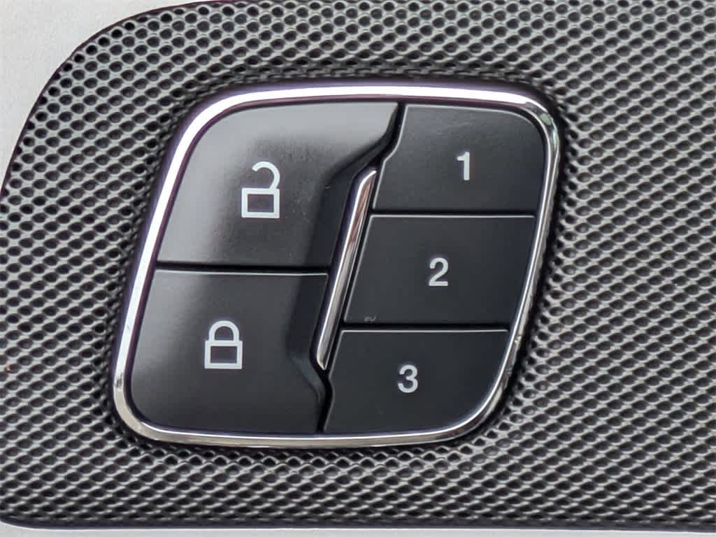 Thumbnail: 2015 Ford Explorer - 27