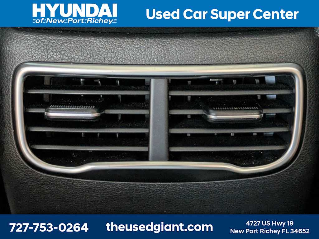 Thumbnail: 2022 Hyundai Santa Fe - 16