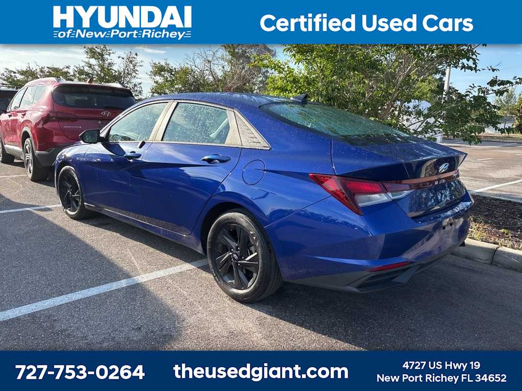 2022 Hyundai Elantra SEL 2