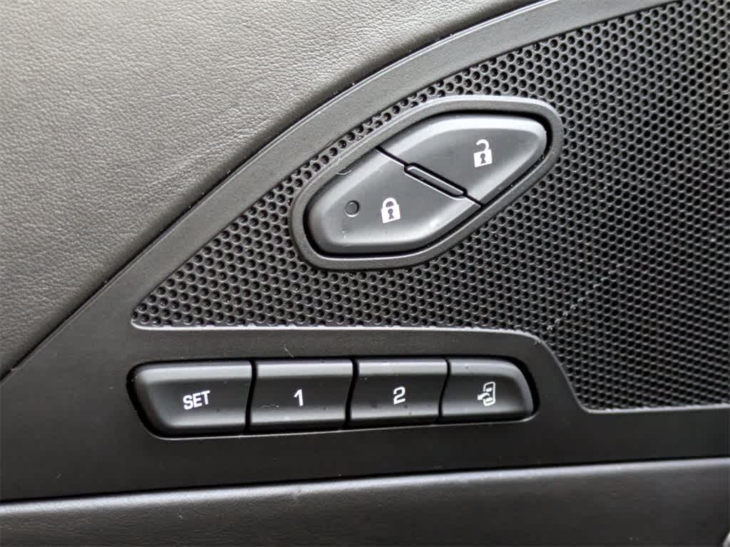 Thumbnail: 2014 Chevrolet Corvette - 21