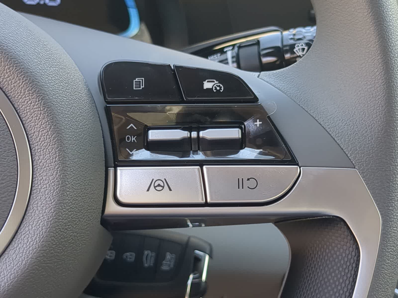 Thumbnail: 2025 Hyundai Elantra - 23