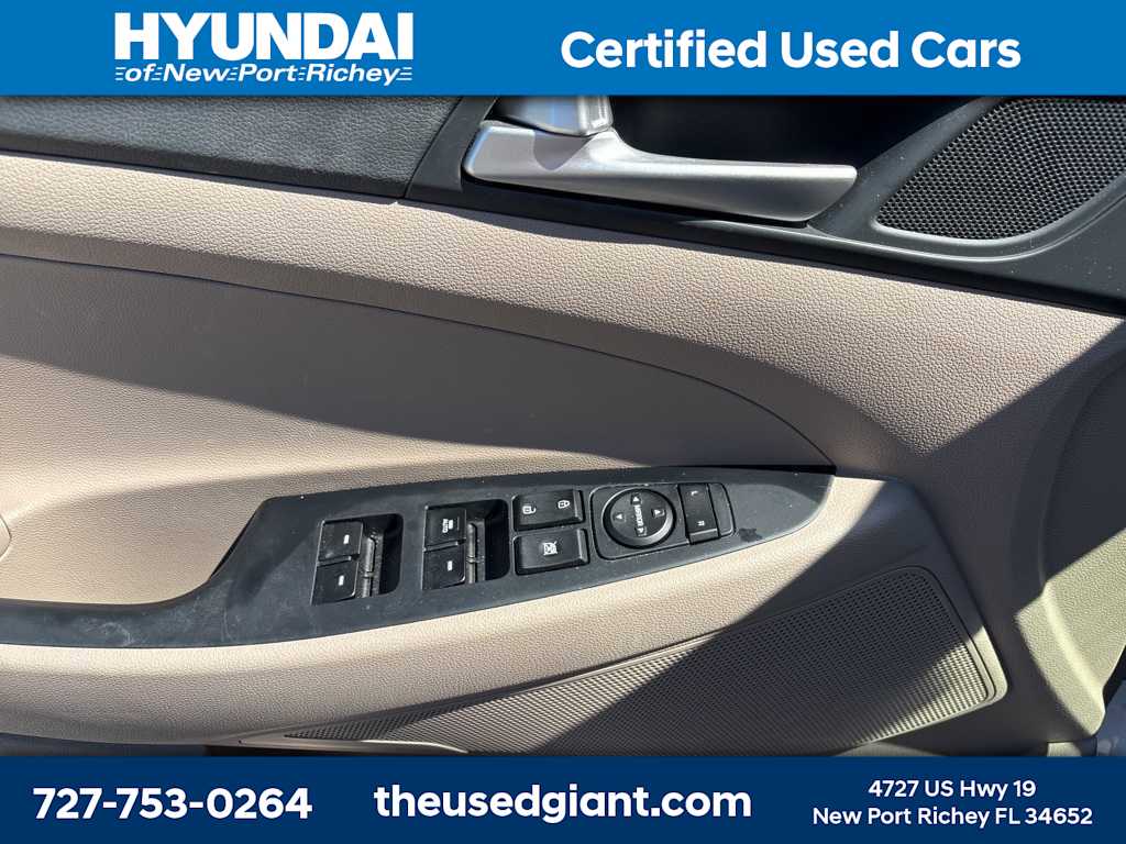 Thumbnail: 2020 Hyundai Tucson - 9