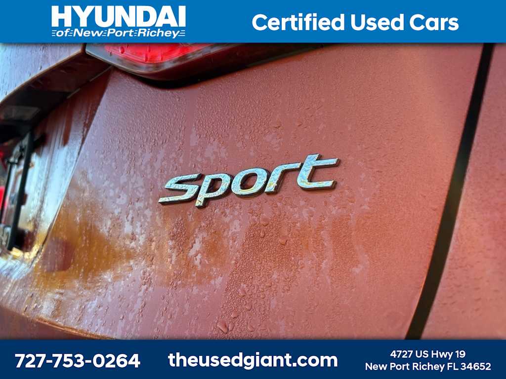 Thumbnail: 2016 Hyundai Santa Fe - 5