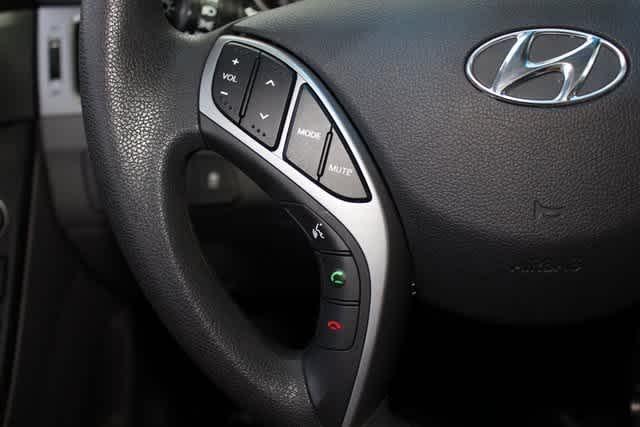 2015 Hyundai Elantra SE 19