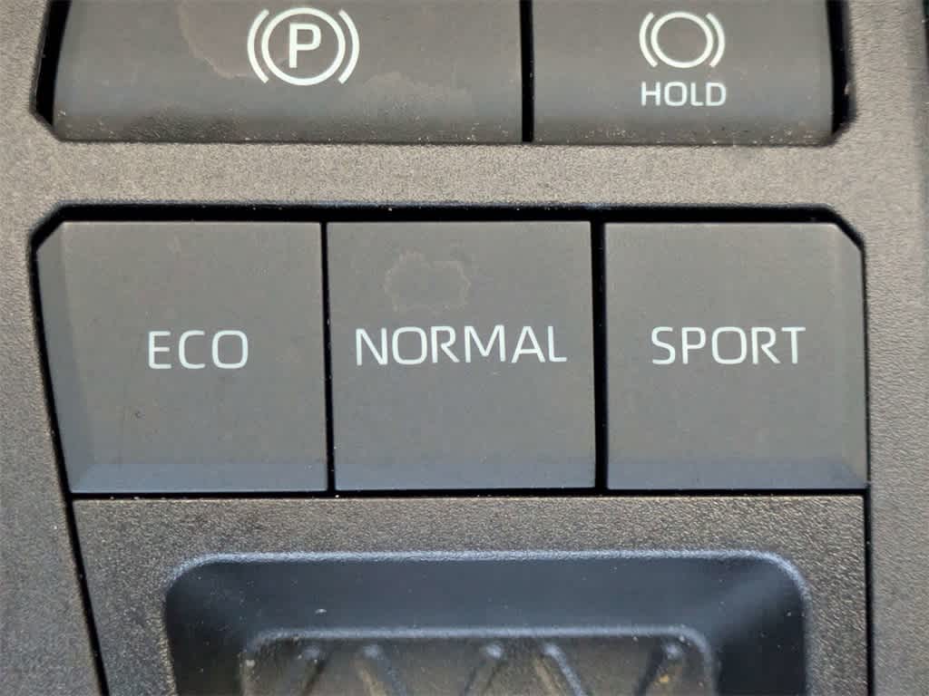 Thumbnail: 2022 Toyota RAV4 - 32