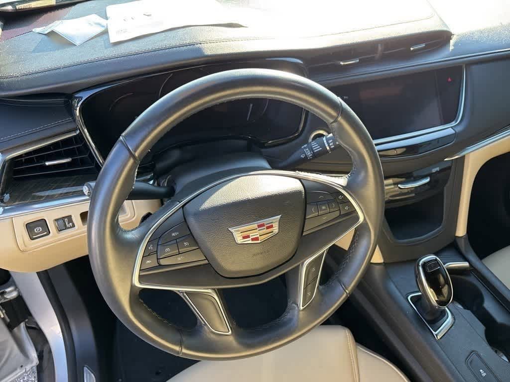 Thumbnail: 2017 Cadillac XT5 - 12