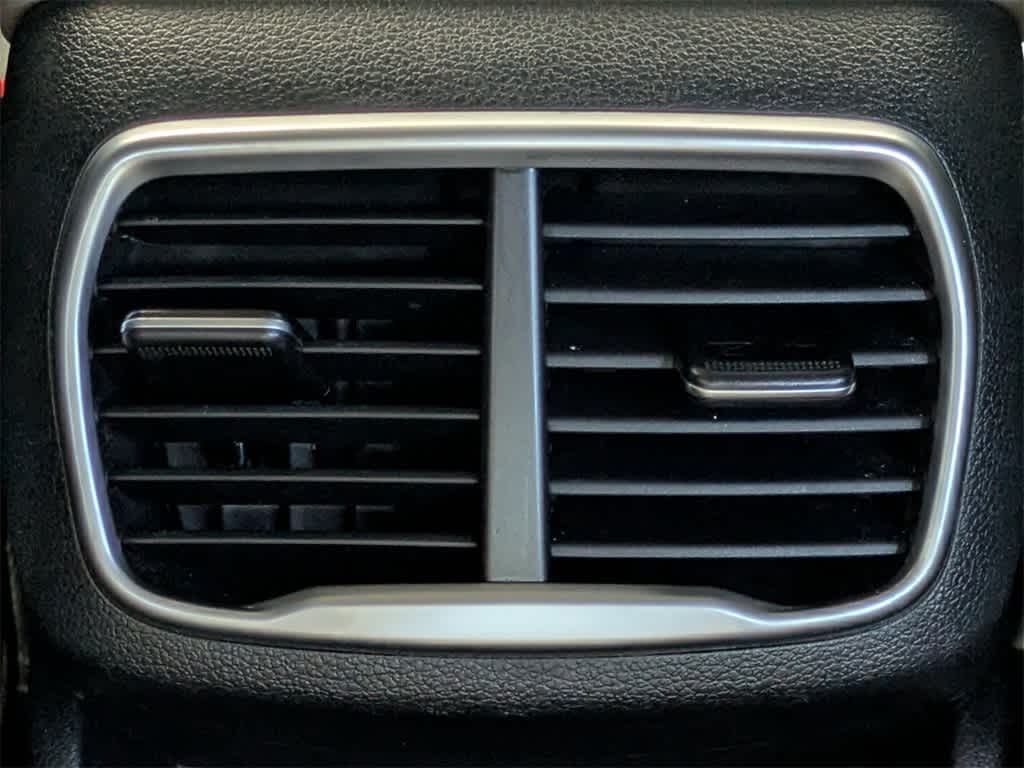 Thumbnail: 2020 Hyundai Santa Fe - 18