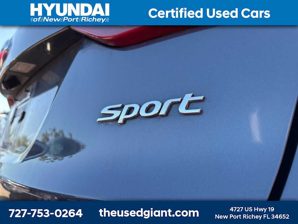 Thumbnail: 2017 Hyundai Santa Fe - 5