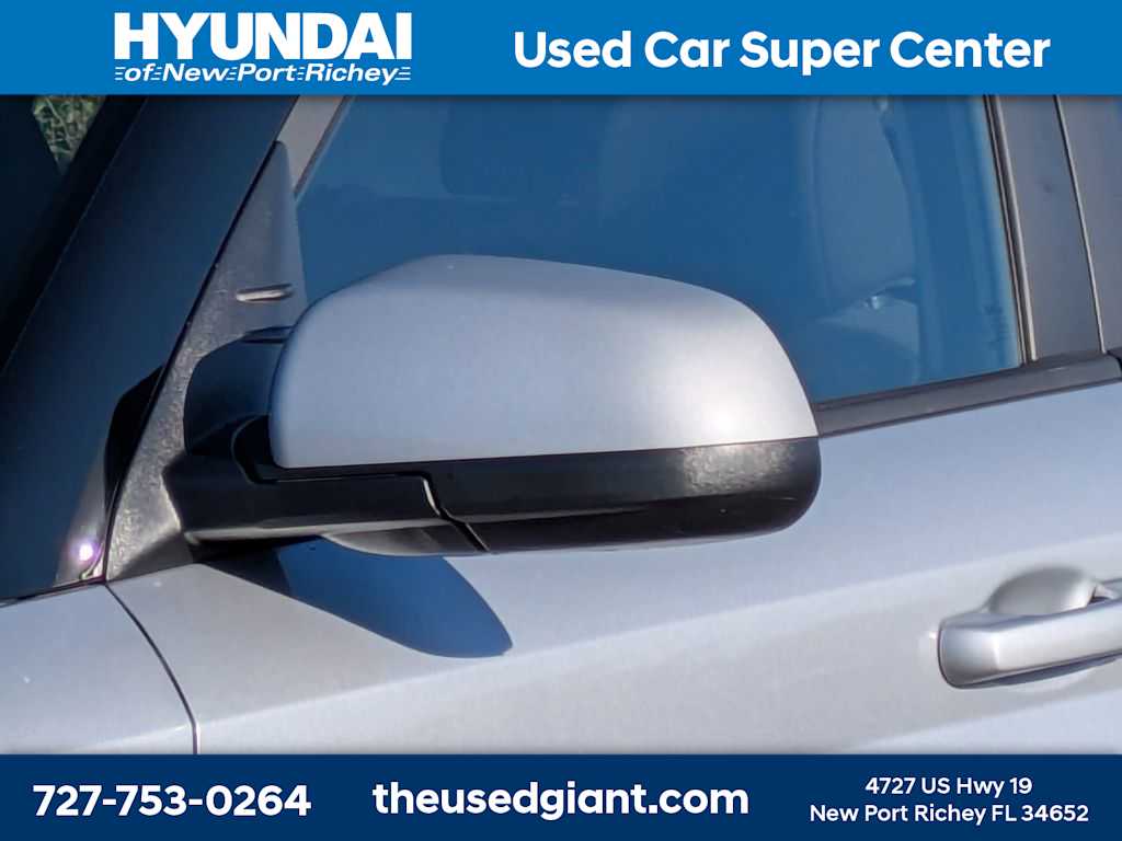 Thumbnail: 2023 Hyundai Venue - 11