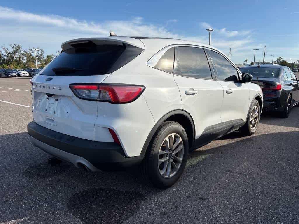 Thumbnail: 2022 Ford Escape - 3