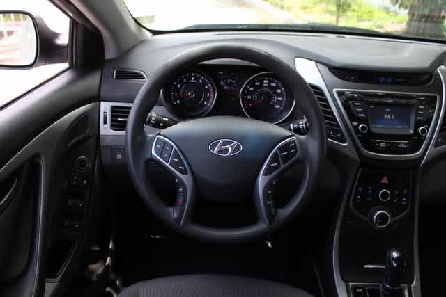 2015 Hyundai Elantra SE 13