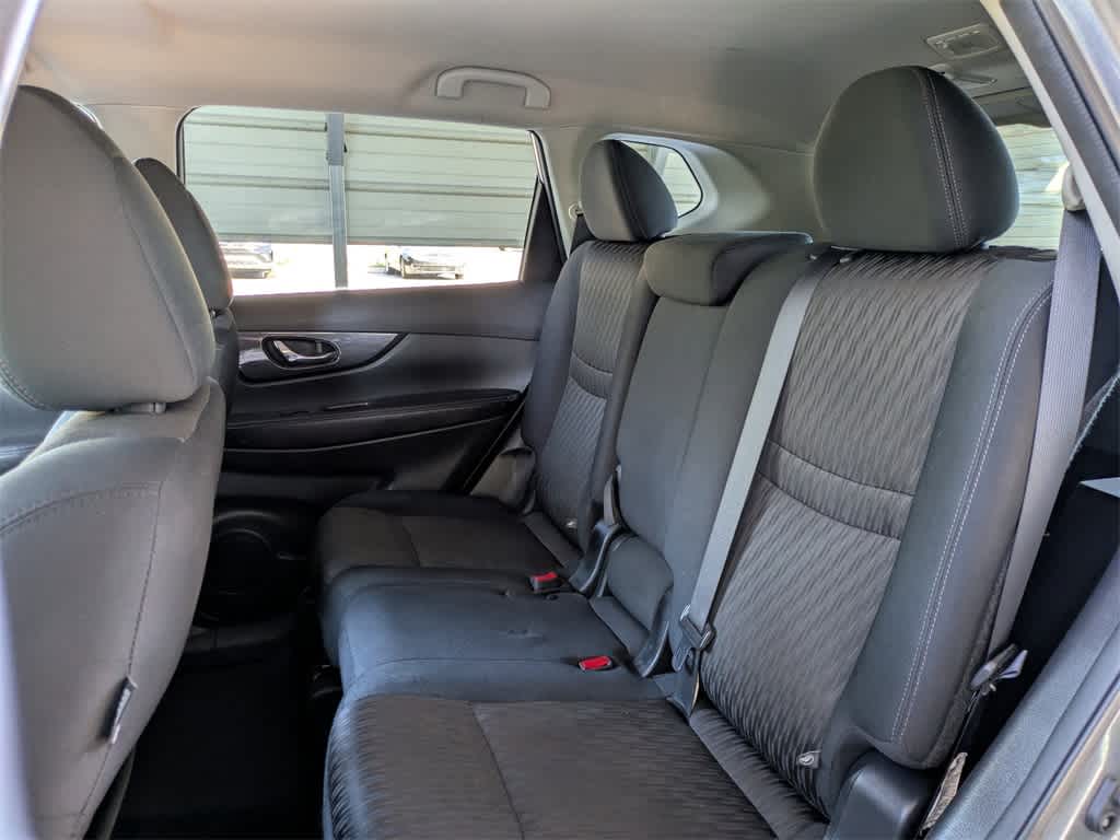 Thumbnail: 2018 Nissan Rogue - 16