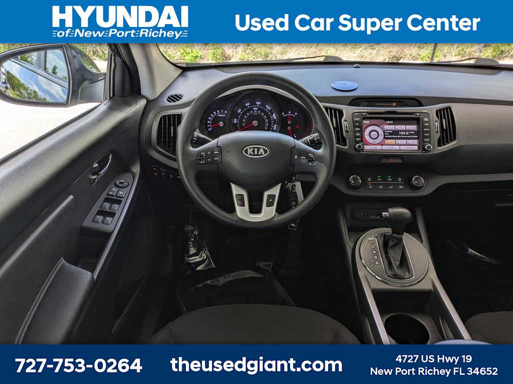 Thumbnail: 2011 Kia Sportage - 17