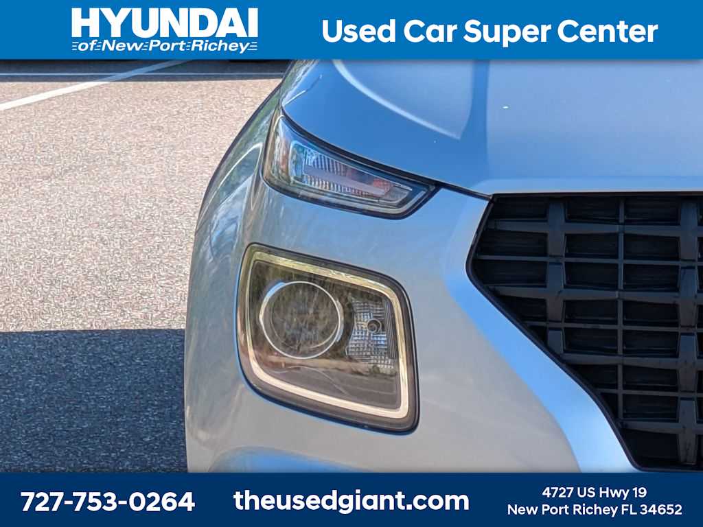 Thumbnail: 2023 Hyundai Venue - 9