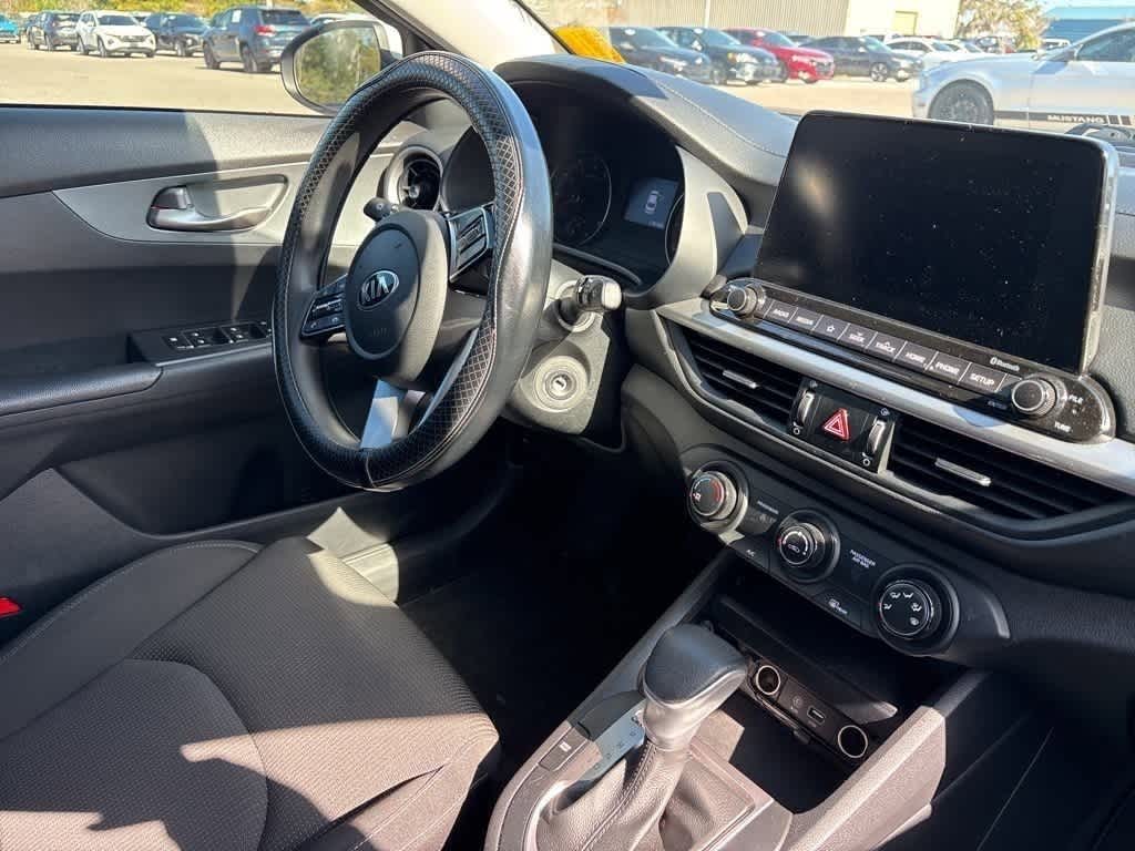 Thumbnail: 2021 Kia Forte - 6