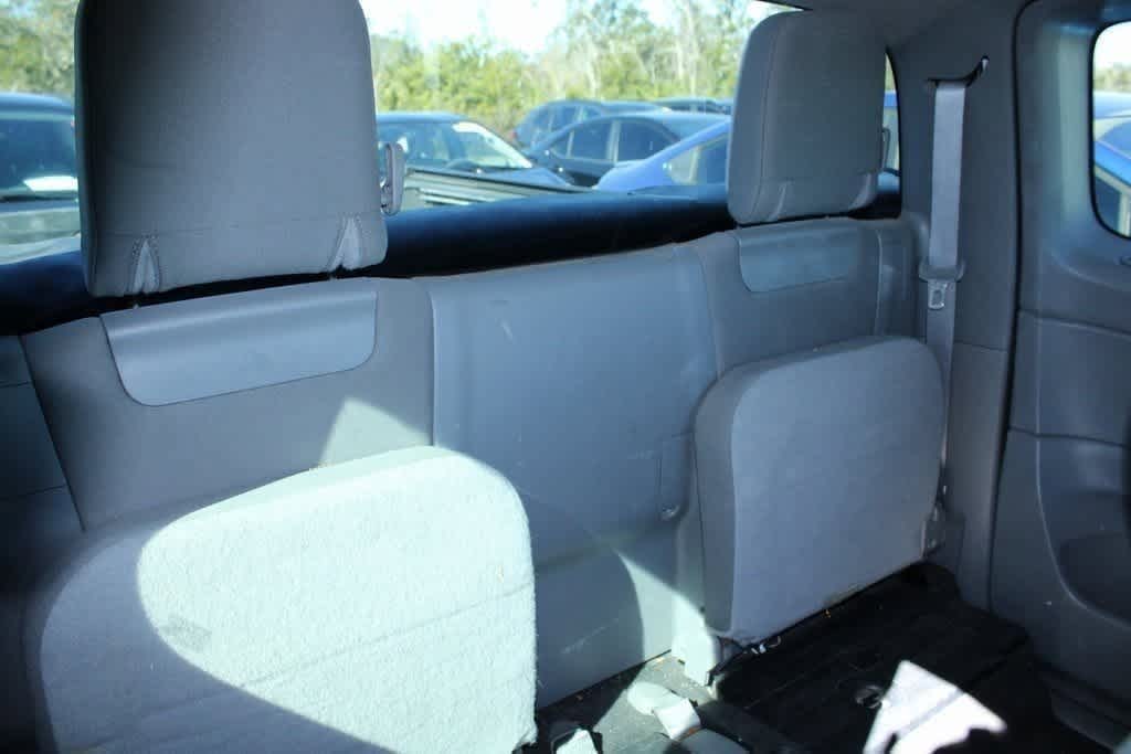 Thumbnail: 2015 Toyota Tacoma - 9