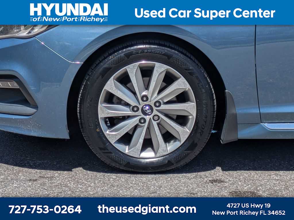 Thumbnail: 2016 Hyundai Sonata - 10